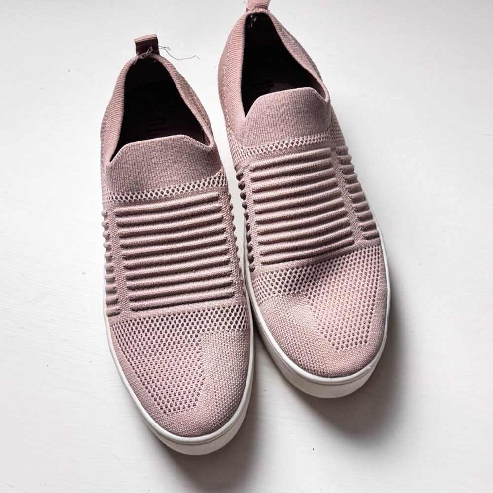 DUNES Women's Pink Slip-On Stretchy Sporty Athleisure Style  Sneakers Sz 8